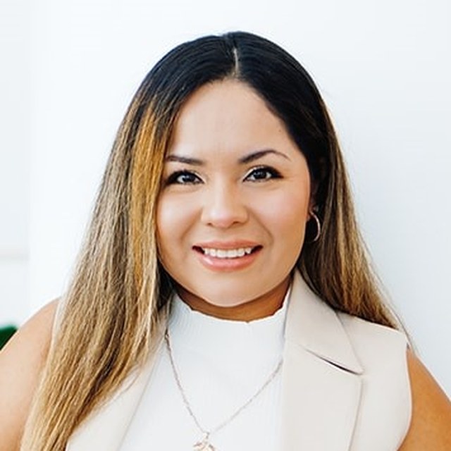Aleida Galvan, Socia de Producción Bilingüe