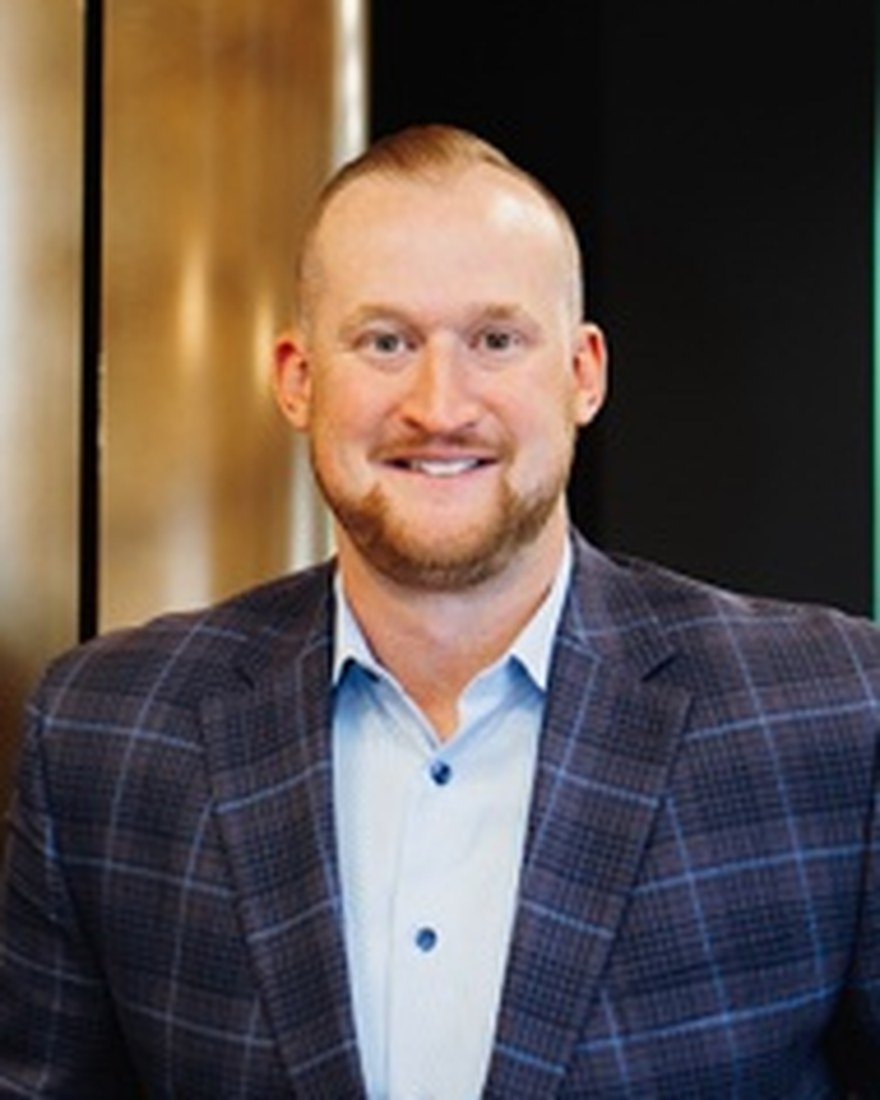 Oliver White, Oficial de Préstamos, NMLS #1254113